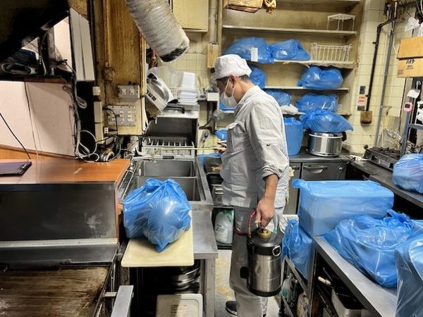 【ゴキブリ駆除】兵庫県某市 某飲食店 ゴキブリ駆除施工（定期総防除施工）サムネイル